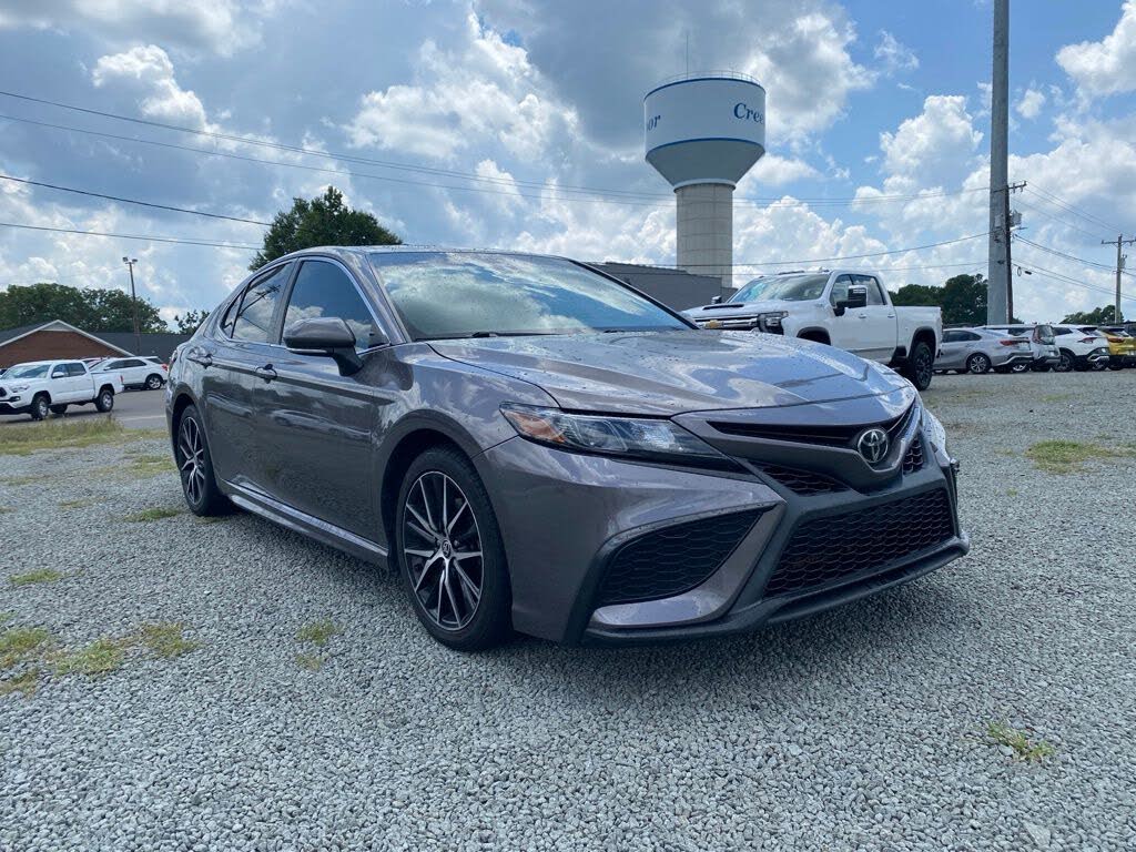 2022 Toyota Camry SE FWD