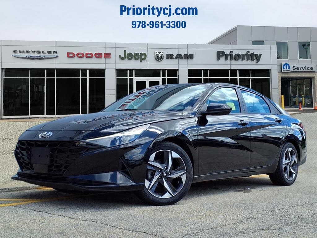 2023 Hyundai Elantra SEL FWD