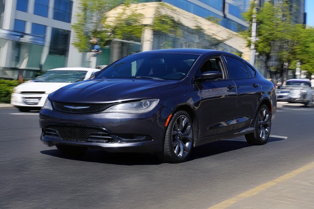 2015 Chrysler 200 S Sedan FWD