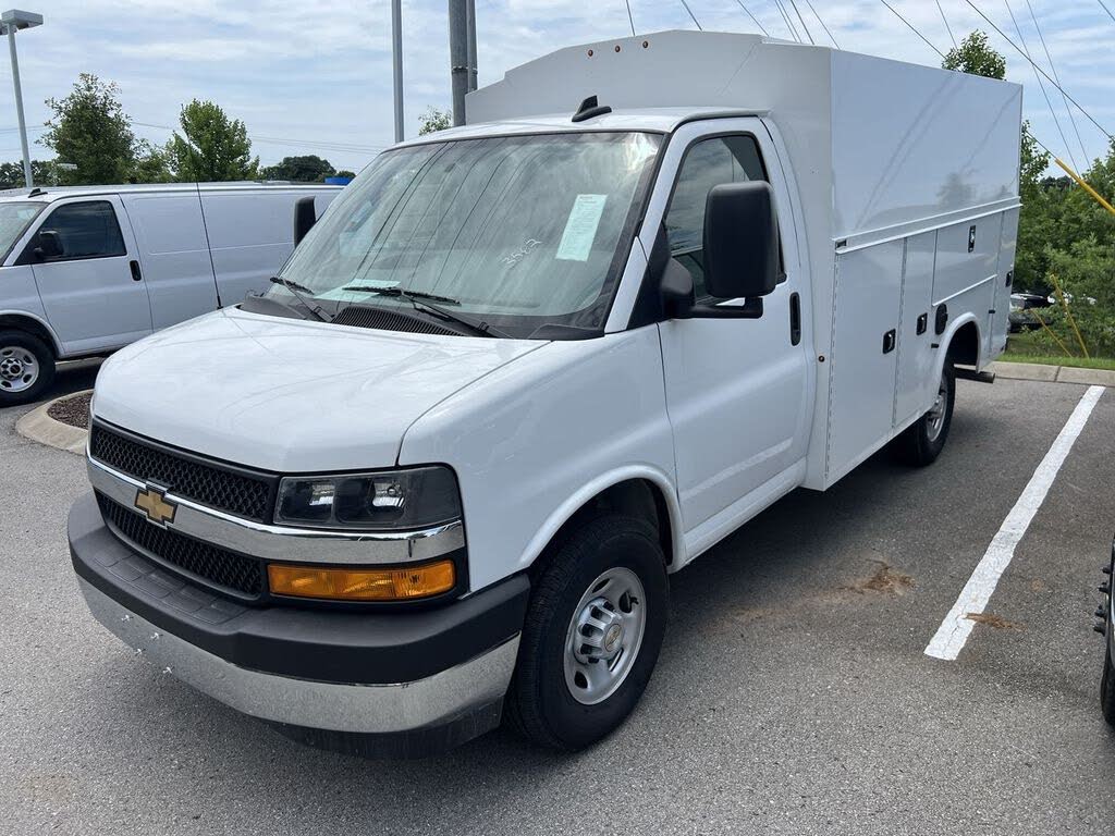 2025 Chevrolet Express Chassis 3500 Cutaway 139