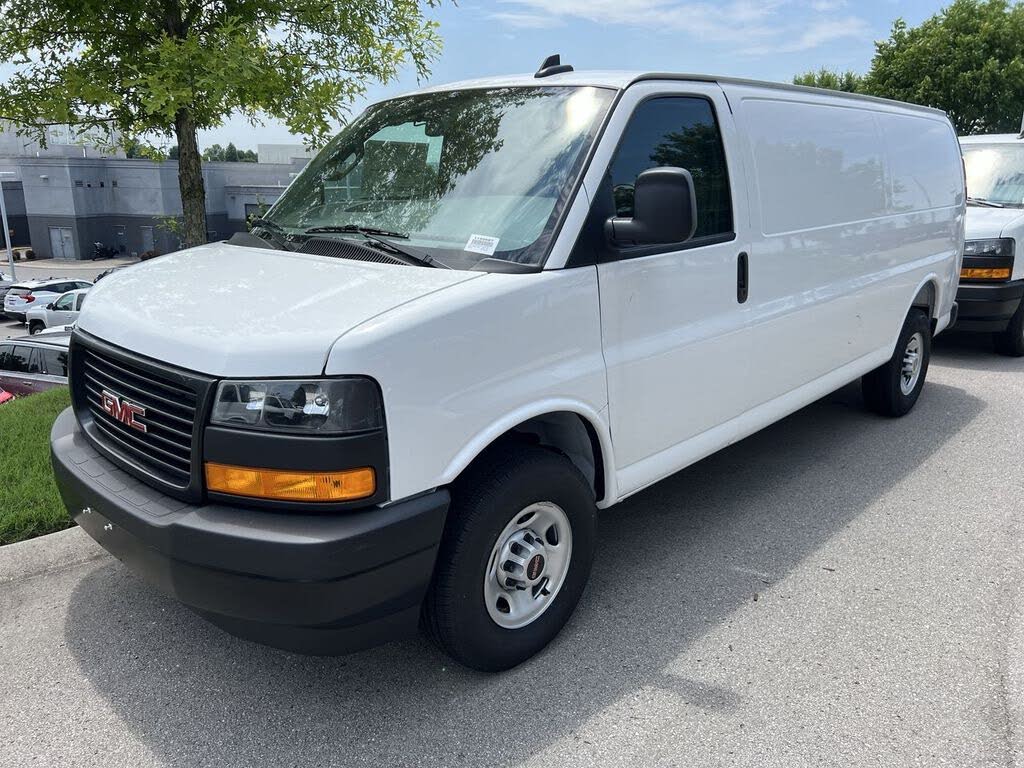 2025 GMC Savana Cargo 2500 RWD
