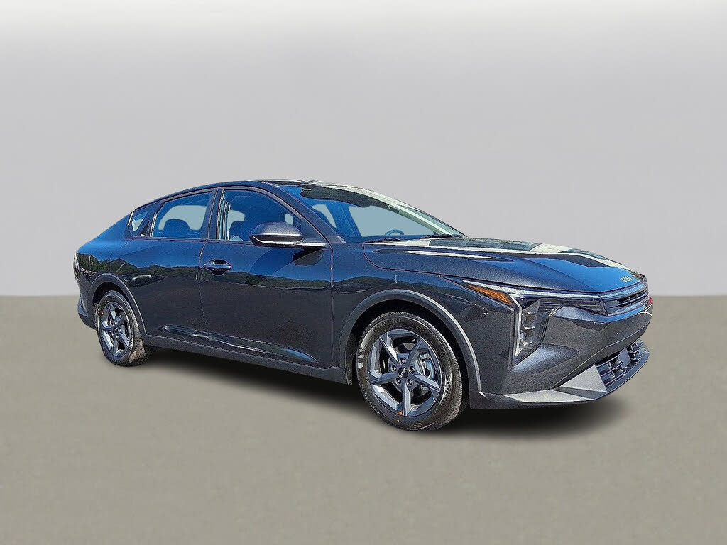 2025 Kia K4 LXS FWD
