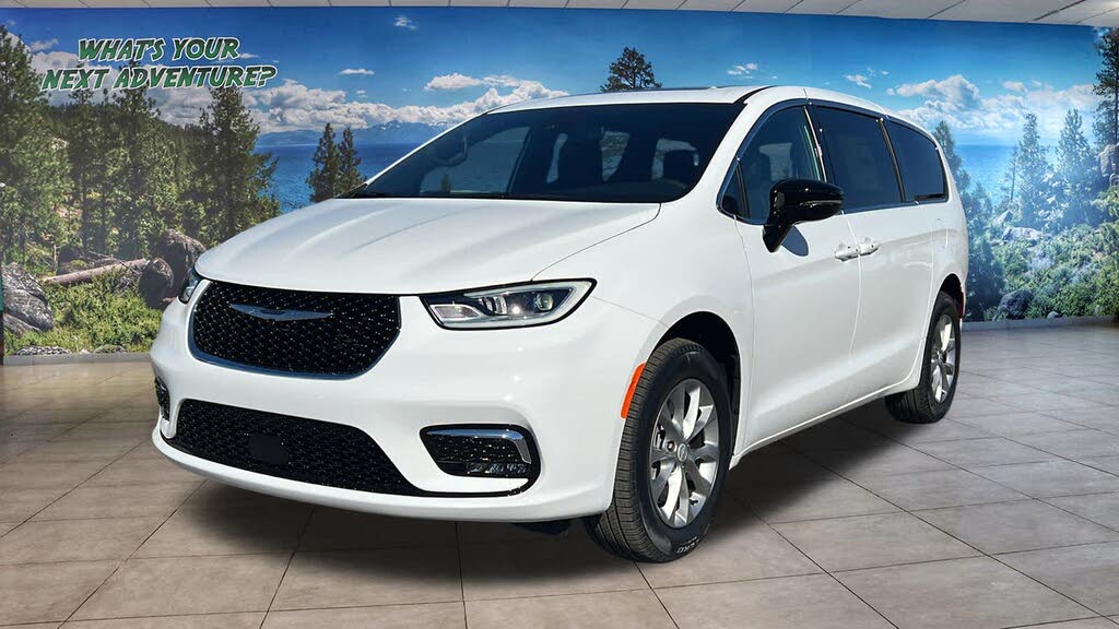 2026 Chrysler Pacifica Select AWD