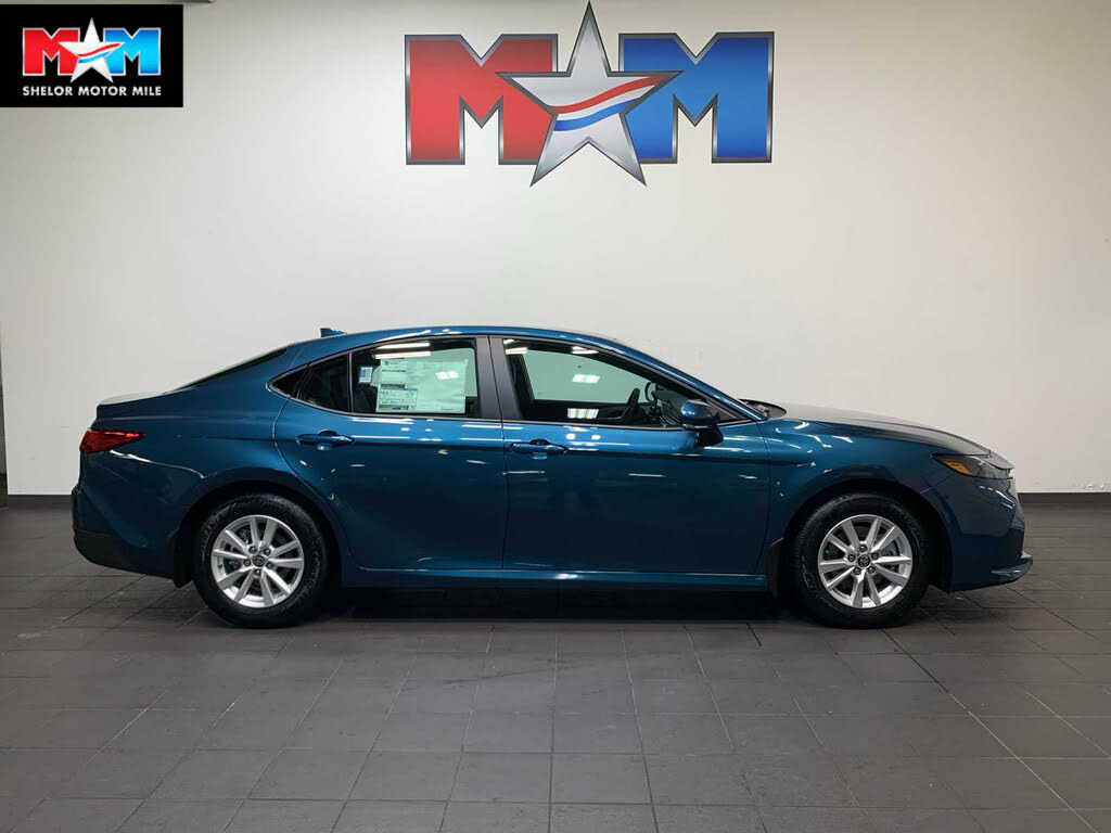 2026 Toyota Camry LE FWD