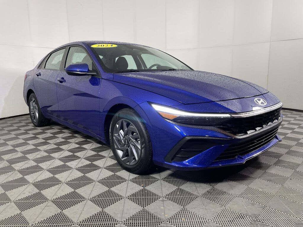2024 Hyundai Elantra SEL FWD