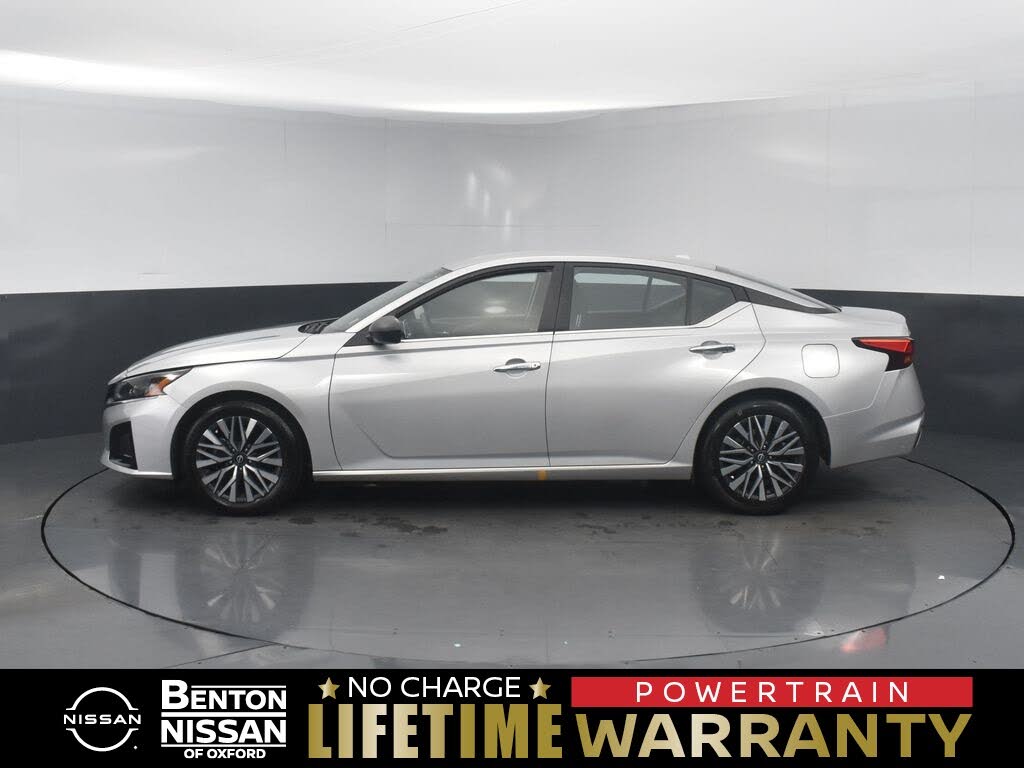 2024 Nissan Altima 2.5 SV FWD