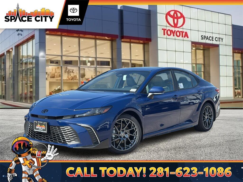 2026 Toyota Camry SE FWD
