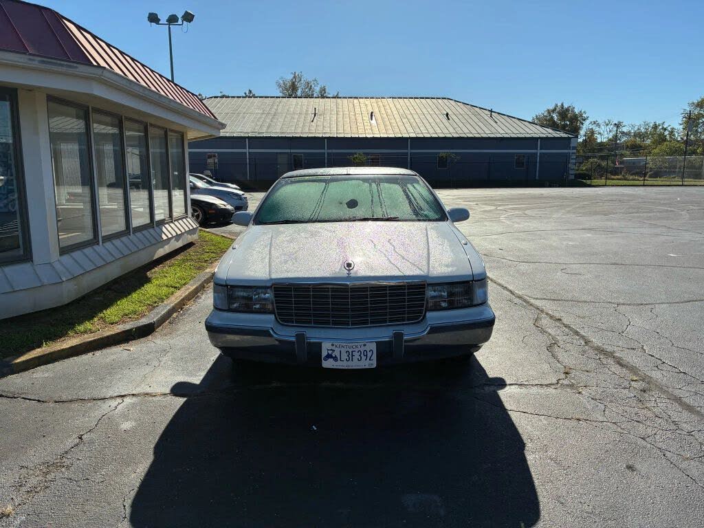 1995 Cadillac Fleetwood Sedan RWD