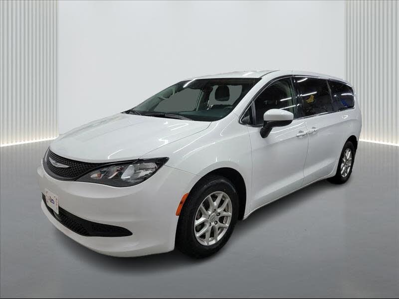 2023 Chrysler Voyager LX FWD
