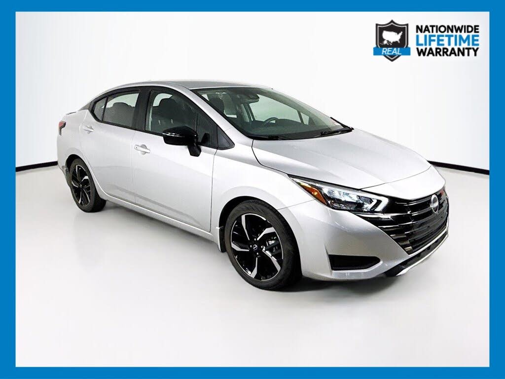 2023 Nissan Versa SR FWD