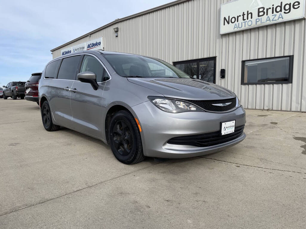 2017 Chrysler Pacifica LX FWD