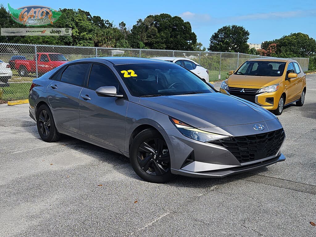 2022 Hyundai Elantra SEL FWD