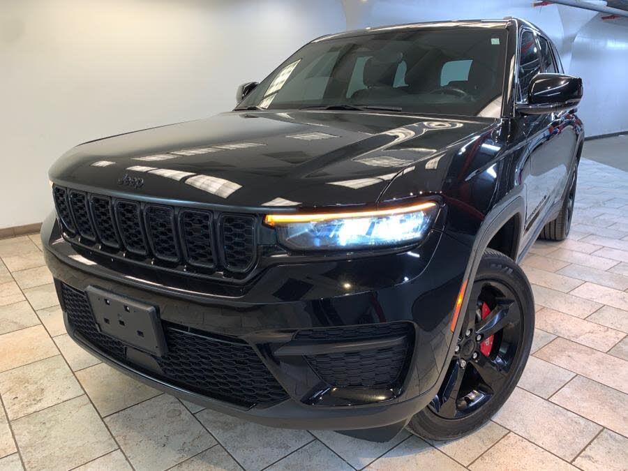 2022 Jeep Grand Cherokee Altitude 4WD