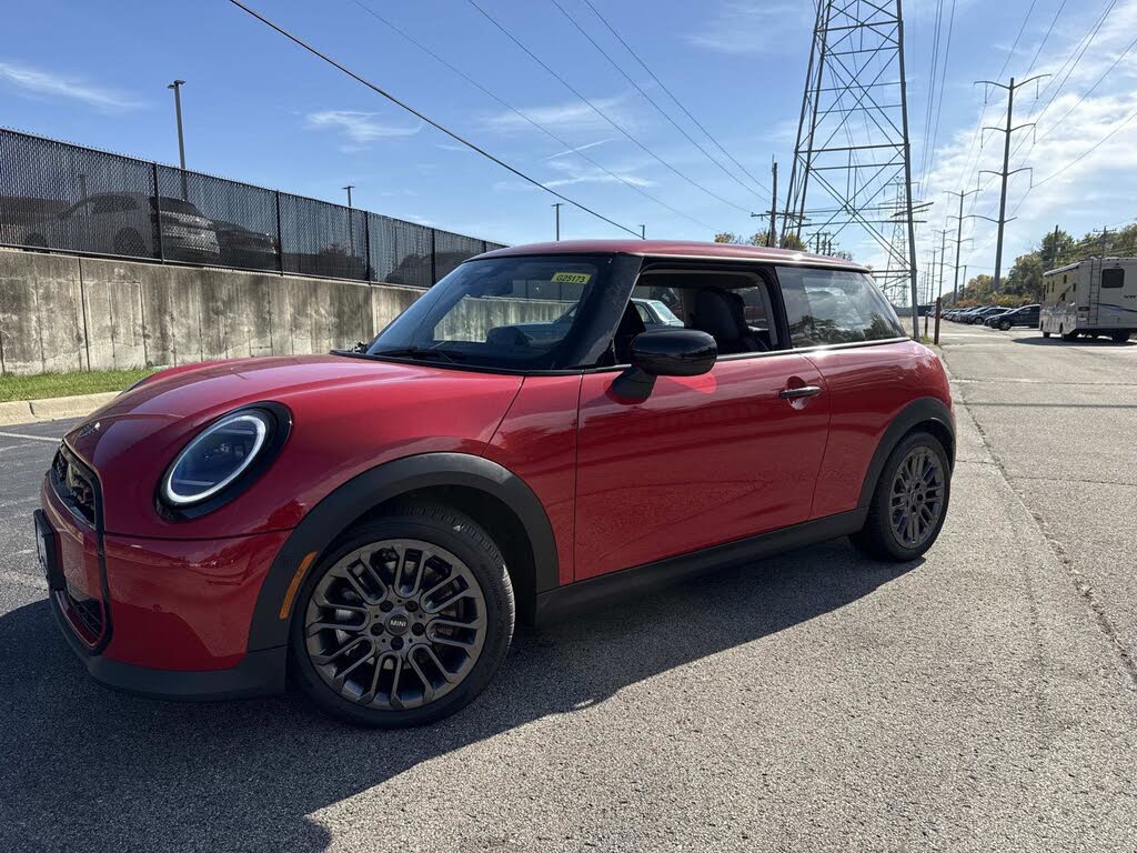 2025 MINI Cooper S Signature Trim 2-door Hatchback