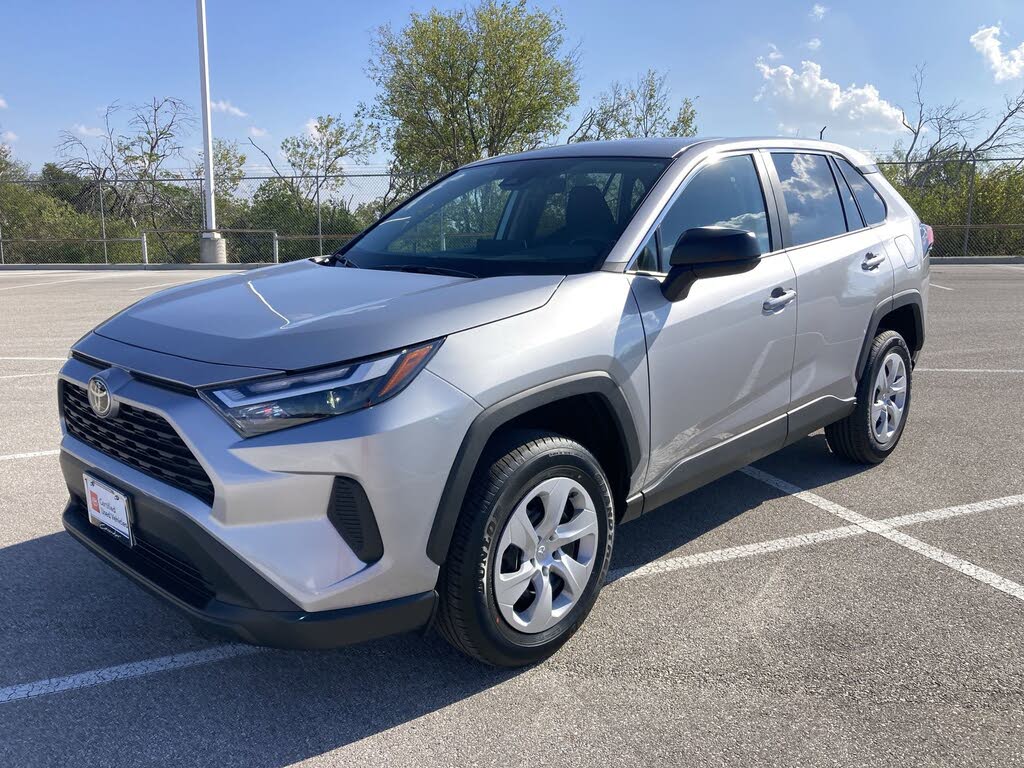 2025 Toyota RAV4 LE FWD
