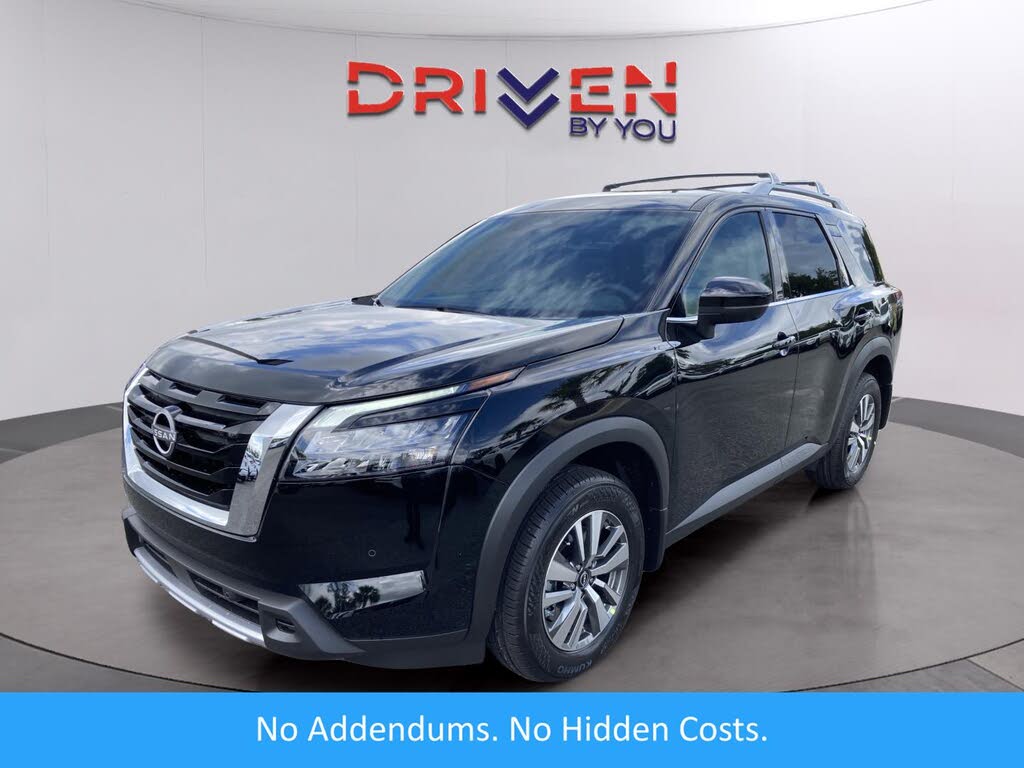 2025 Nissan Pathfinder SL FWD