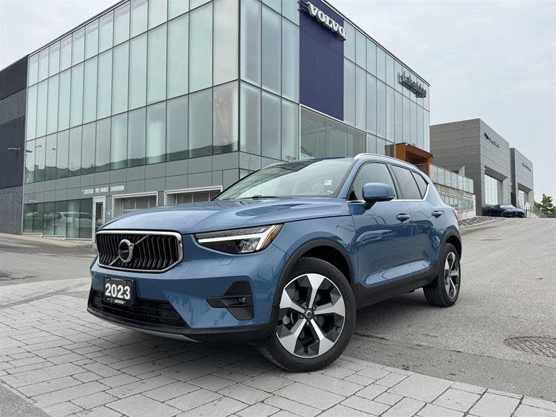 2023 Volvo XC40 B5 Plus Bright Theme AWD
