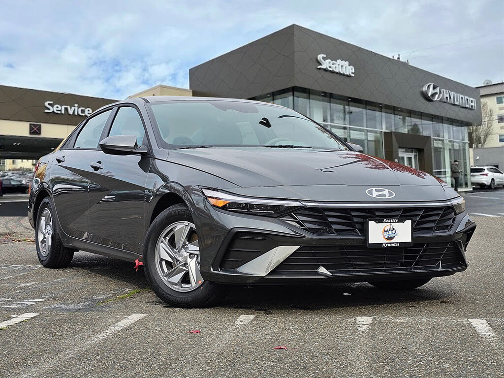 2026 Hyundai Elantra SE FWD