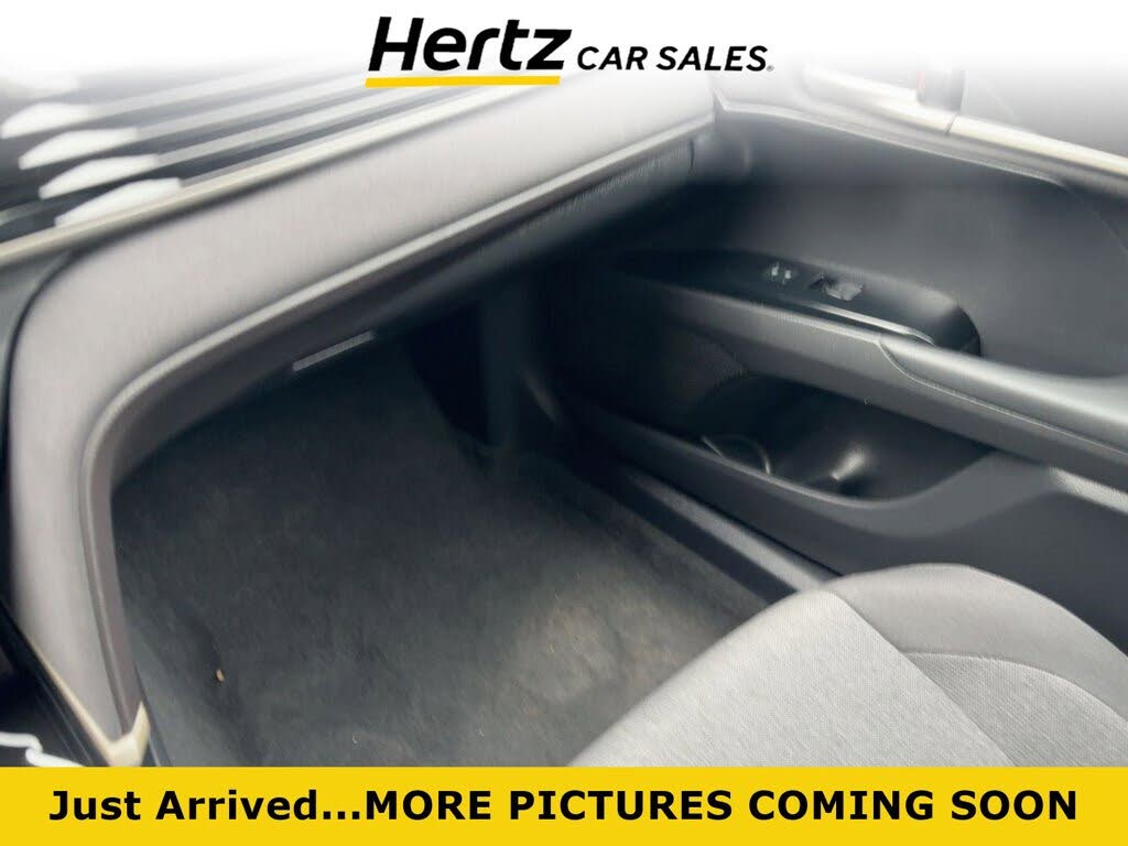 2025 Toyota Camry LE FWD