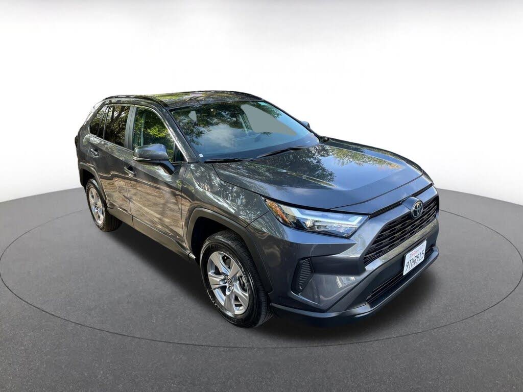 2025 Toyota RAV4 XLE AWD