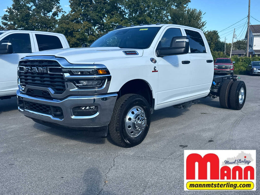 2026 RAM 3500 Chassis Tradesman Crew Cab LB DRW 4WD