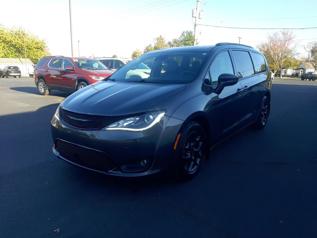 2018 Chrysler Pacifica Limited FWD