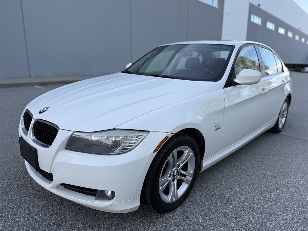 BMW 3 Series 328i xDrive Sedan AWD 2011