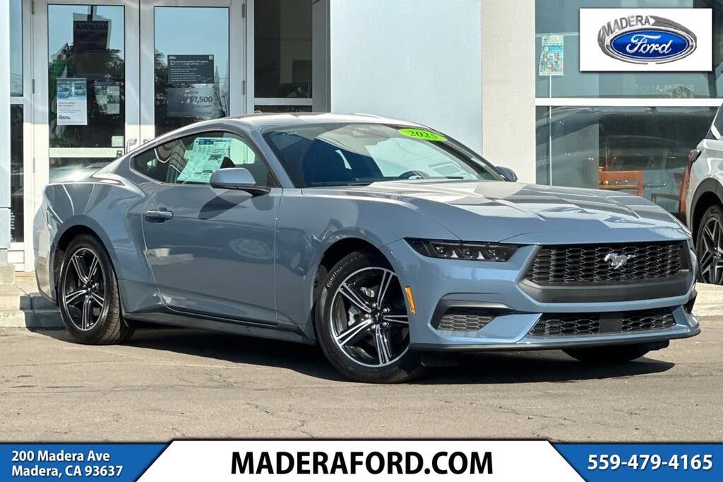 2025 Ford Mustang EcoBoost Fastback RWD