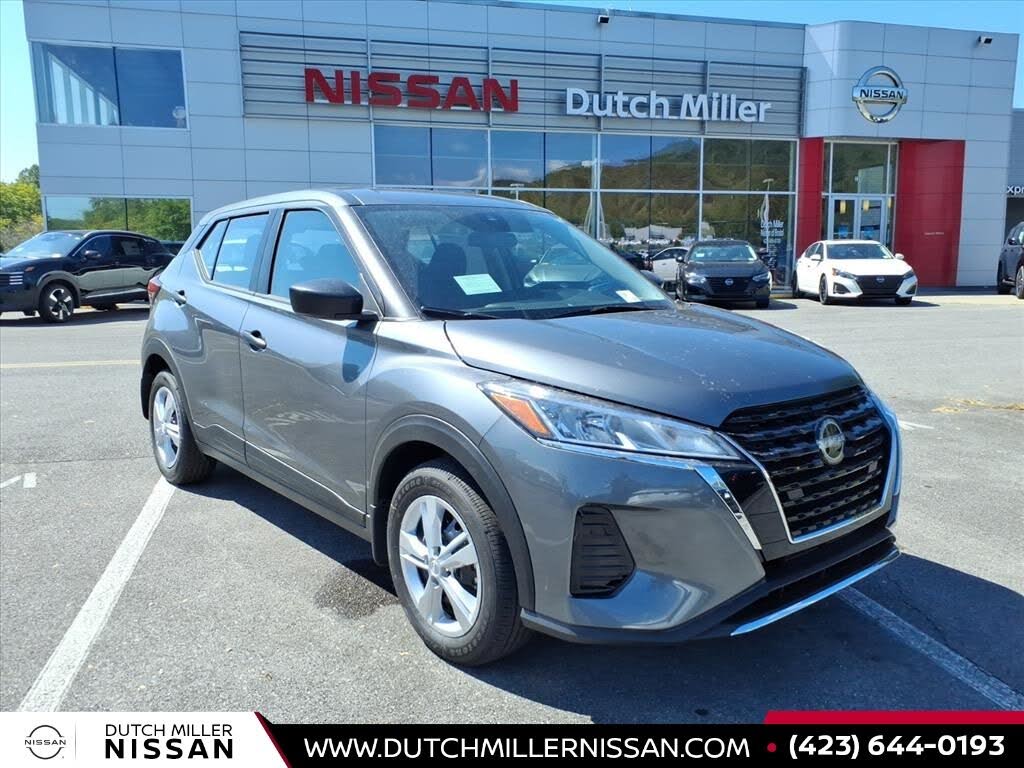 2025 Nissan Kicks Play S FWD