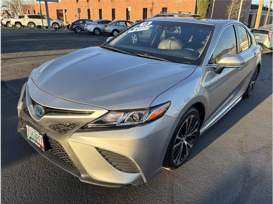 2018 Toyota Camry Hybrid SE FWD