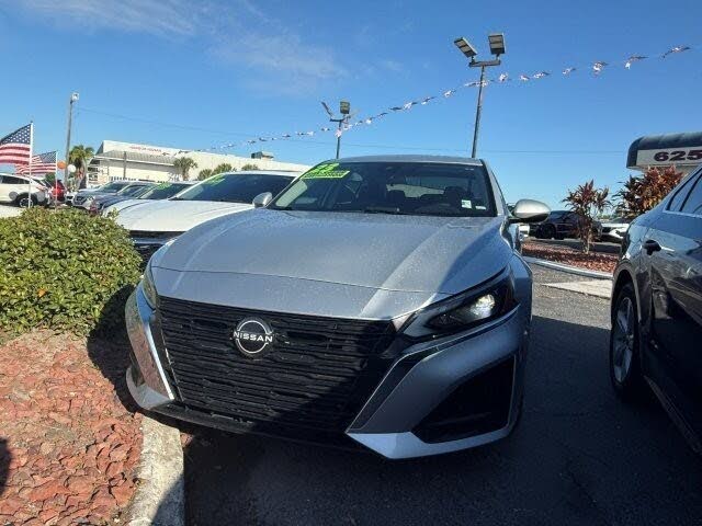 2023 Nissan Altima 2.5 SV FWD