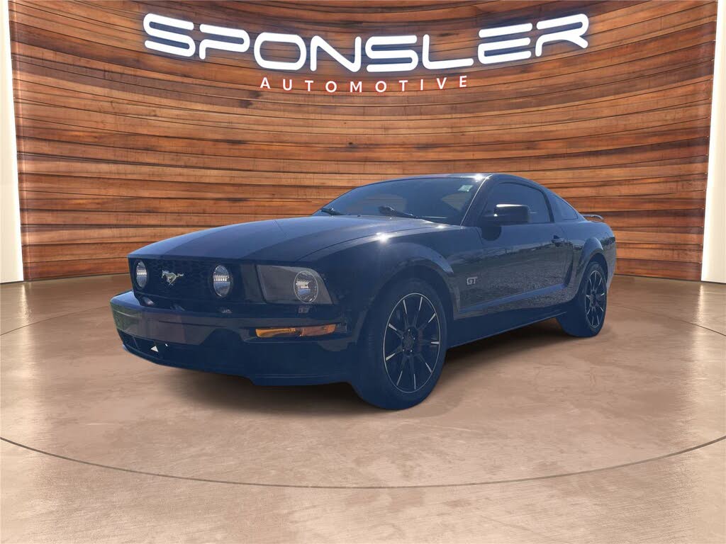 2006 Ford Mustang GT Deluxe Coupe RWD
