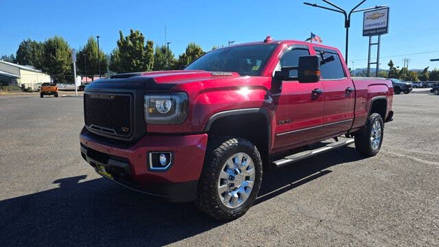 2018 GMC Sierra 2500HD Denali Crew Cab SB 4WD