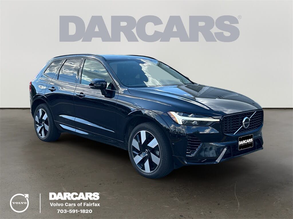 2023 Volvo XC60 Recharge T8 Ultimate Dark Theme eAWD