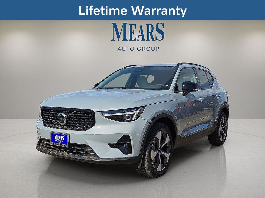 2026 Volvo XC40 B5 Plus AWD