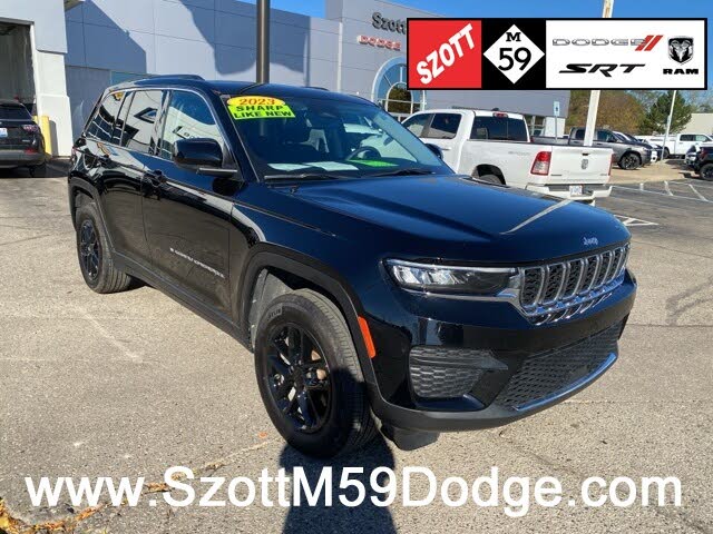 2023 Jeep Grand Cherokee Laredo 4WD
