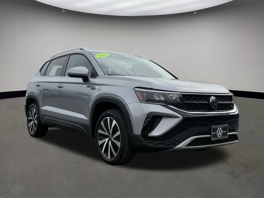 2024 Volkswagen Taos SE FWD