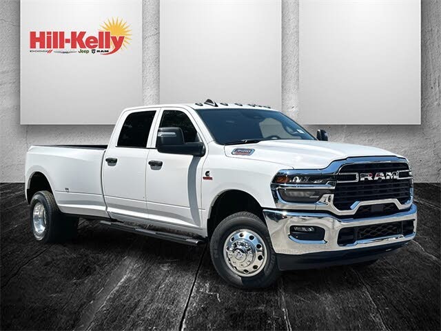 2026 RAM 3500 Tradesman Crew Cab LB DRW 4WD