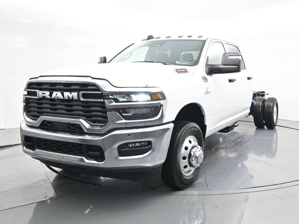 2026 RAM 3500 Chassis Tradesman Crew Cab LB DRW 4WD