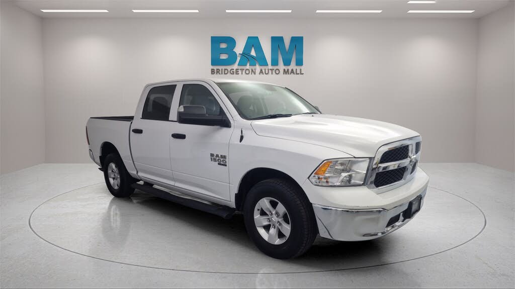 2022 RAM 1500 Classic SLT Crew Cab 4WD