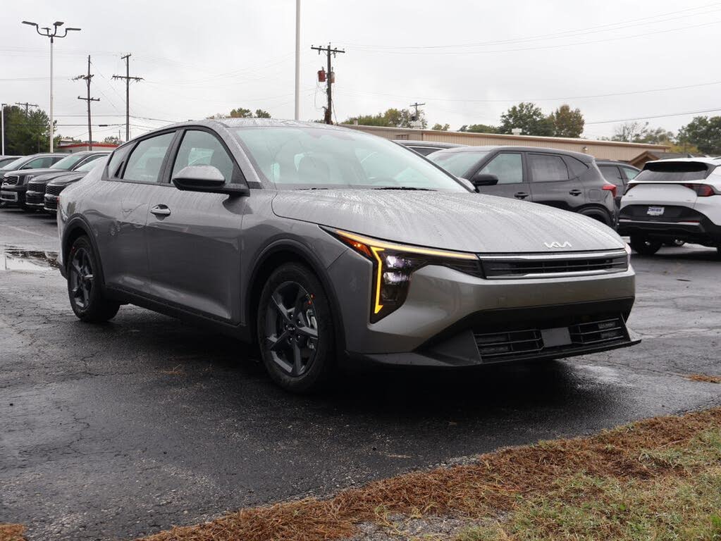 2025 Kia K4 LXS FWD