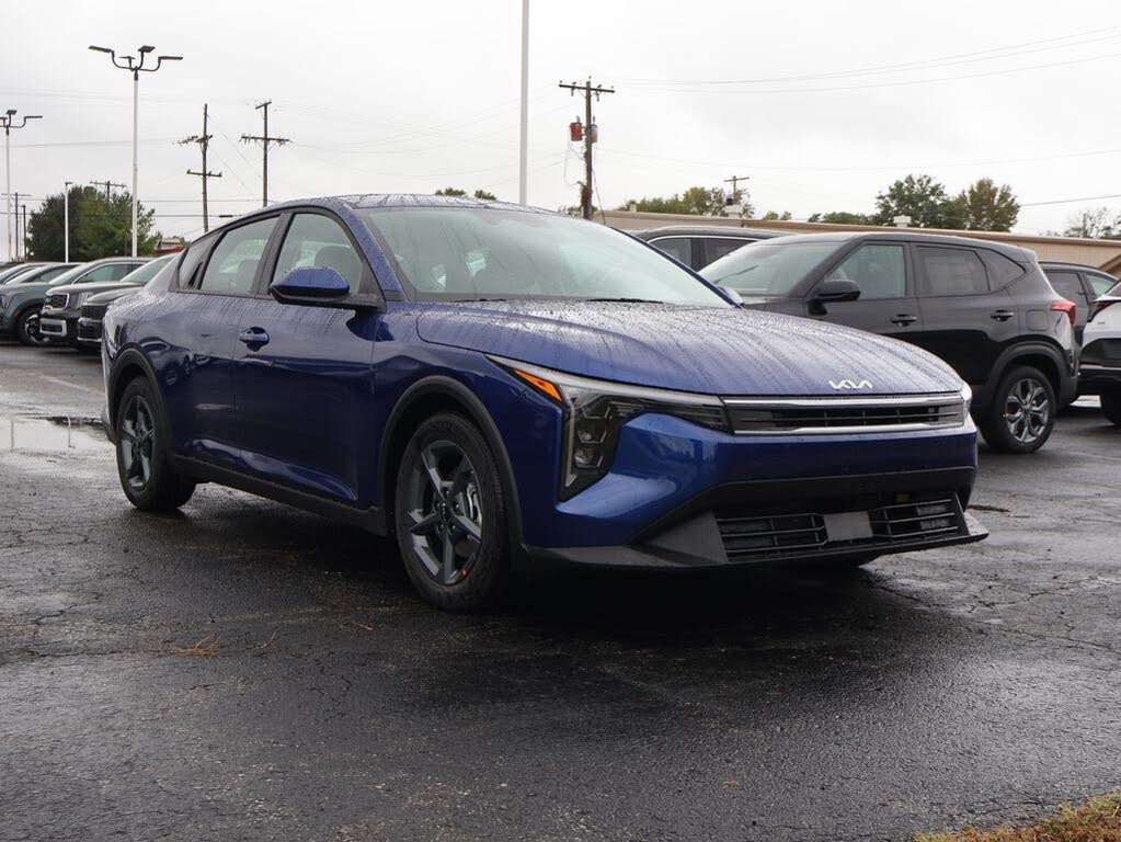 2025 Kia K4 LXS FWD