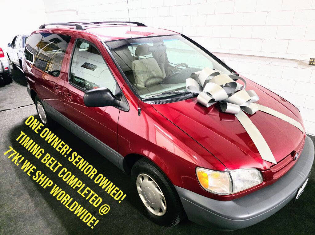 1999 Toyota Sienna 4 Dr LE Passenger Van