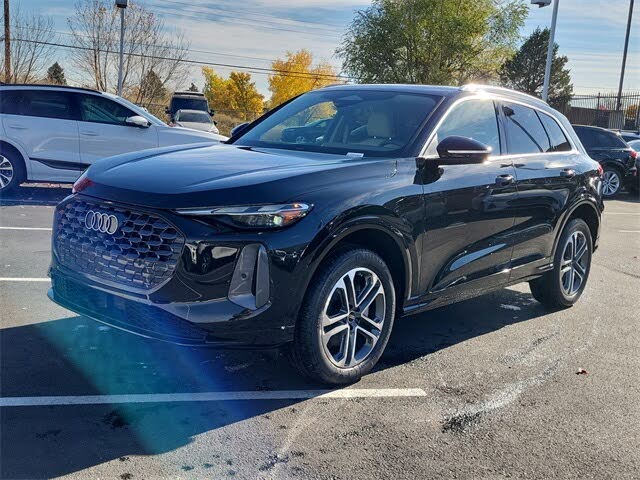 2025 Audi Q5 quattro Premium 40 TFSI