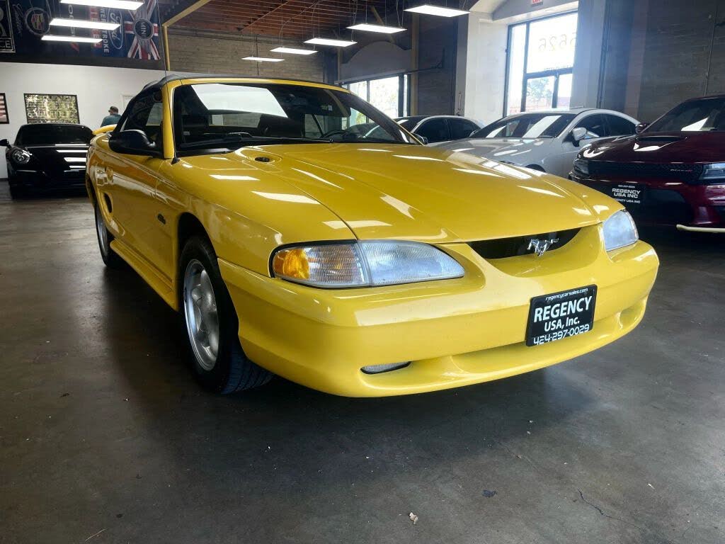 1998 Ford Mustang GT Convertible RWD