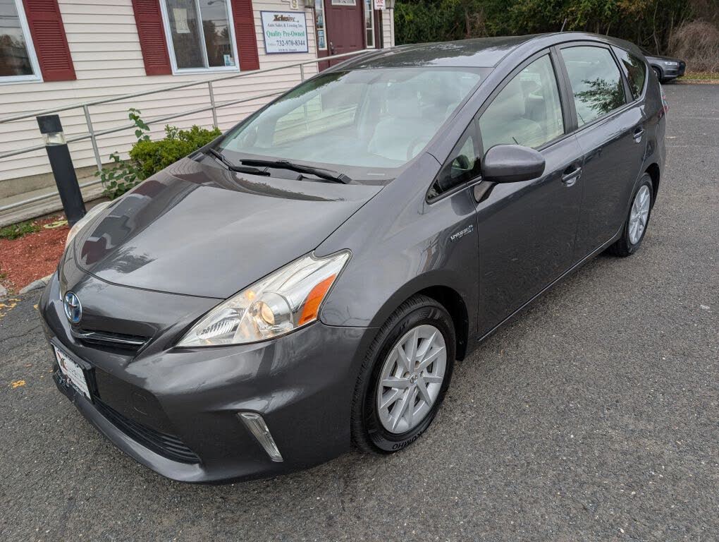 2012 Toyota Prius v Three FWD