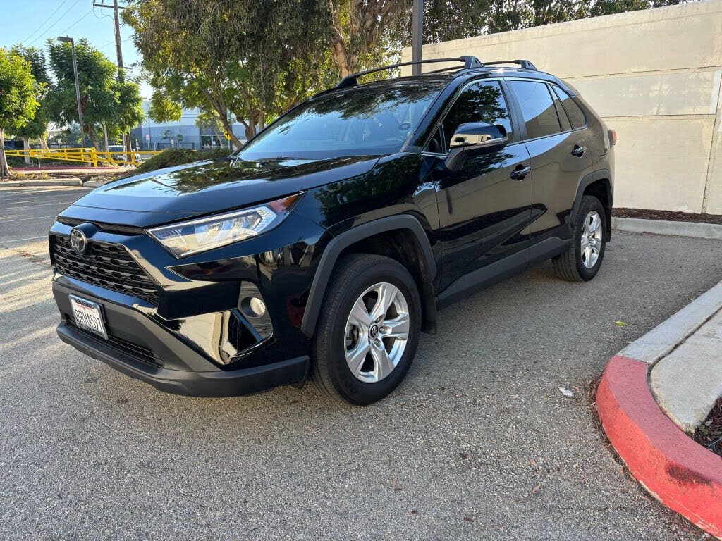 2020 Toyota RAV4 XLE FWD