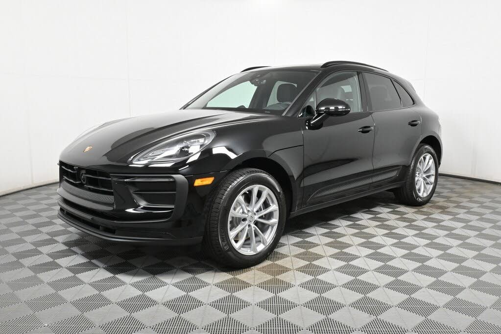2025 Porsche Macan AWD