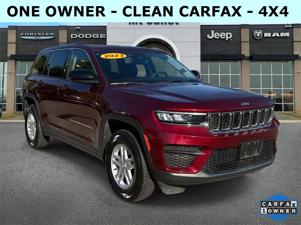 2023 Jeep Grand Cherokee Laredo 4WD