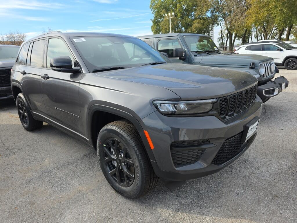 2025 Jeep Grand Cherokee Laredo 4WD